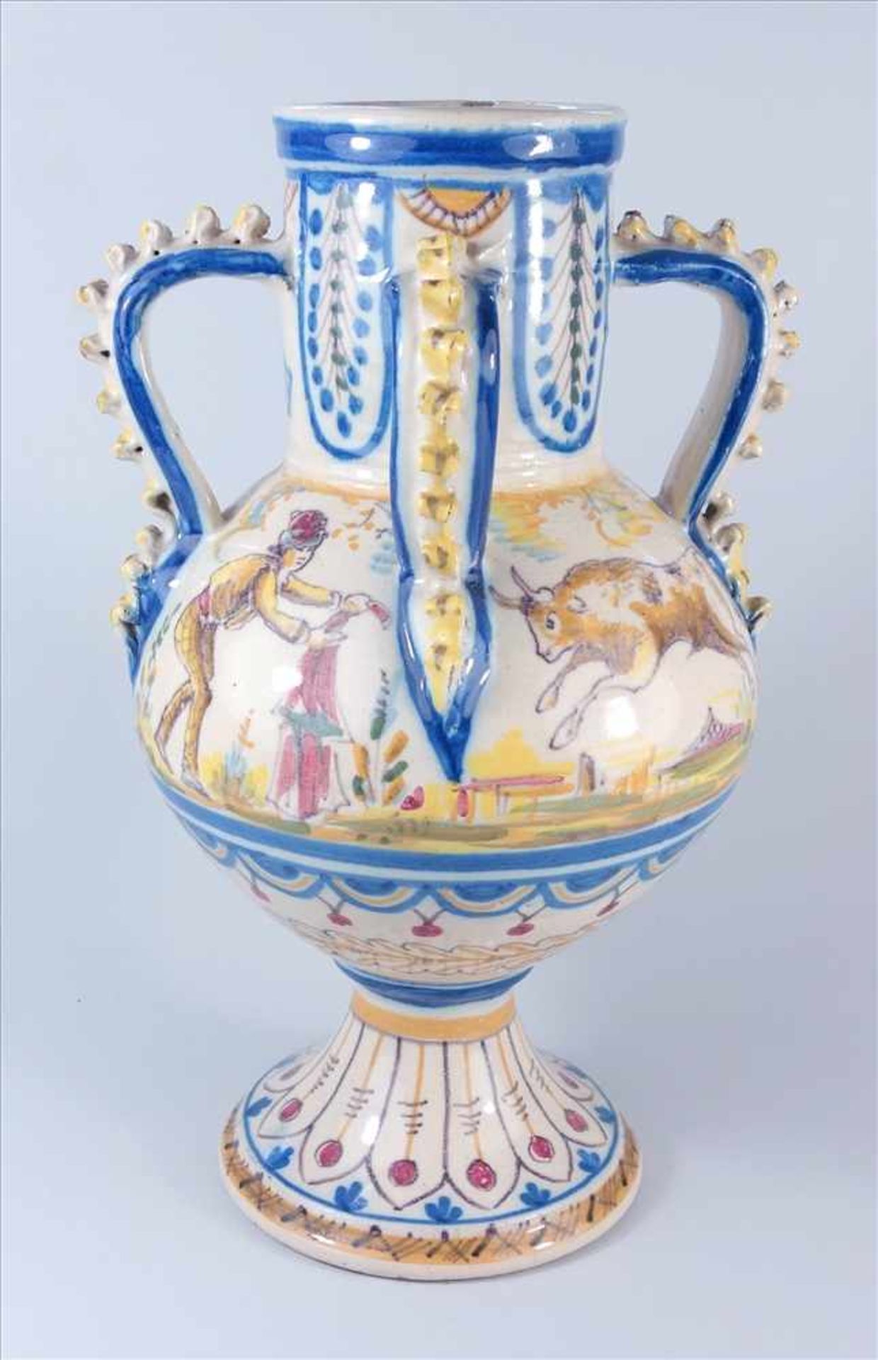 Vierhenkel-Vase, Spanien, 19.Jh., Fayence, Henkel mit aufgearbeiteten Wellenbändern, zylindrische