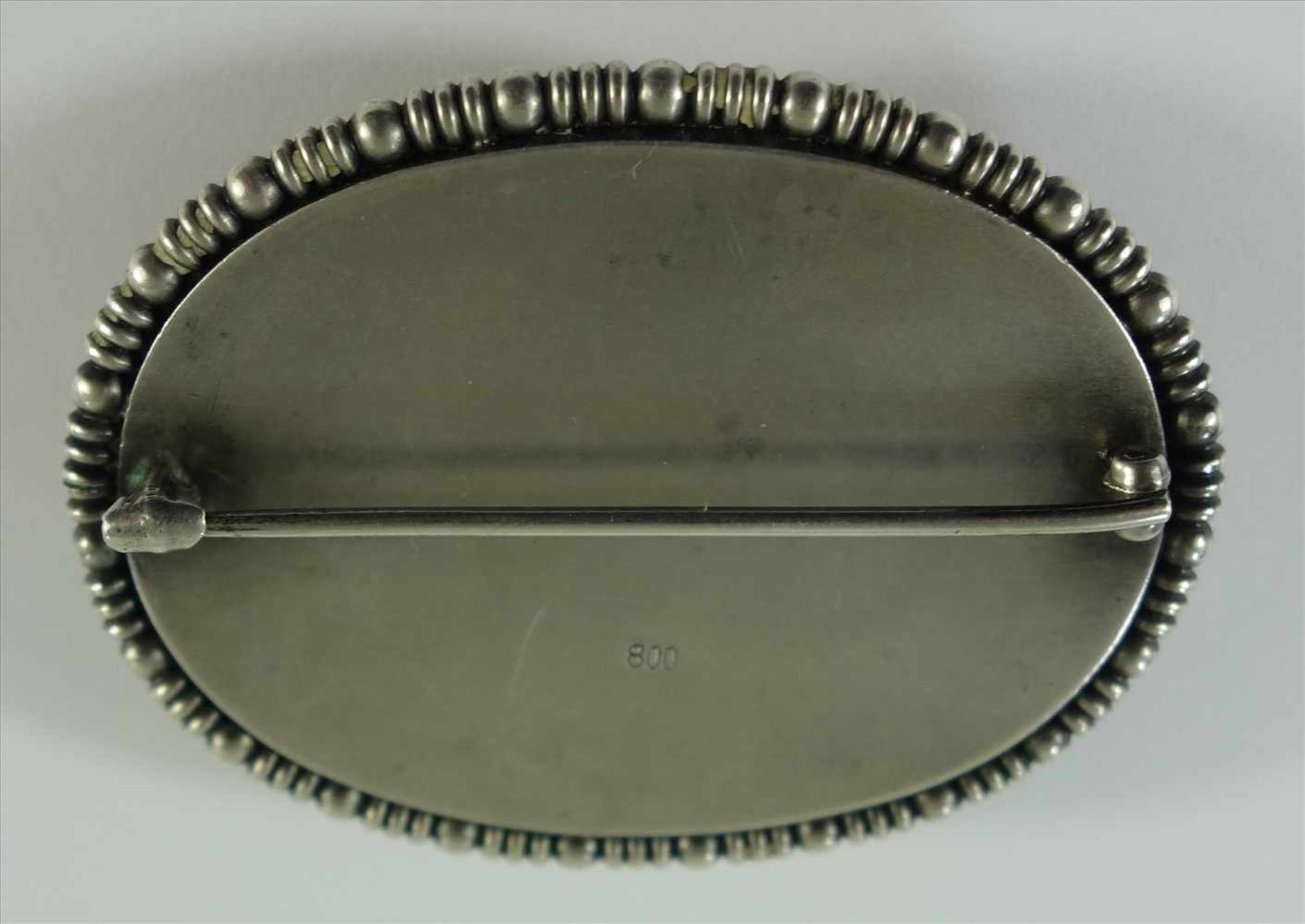 Brosche mit großem, ovalen Bernstein, 800er Silber, Gew.36,37g, Butterscotch-Bernstein, leicht - Bild 2 aus 2