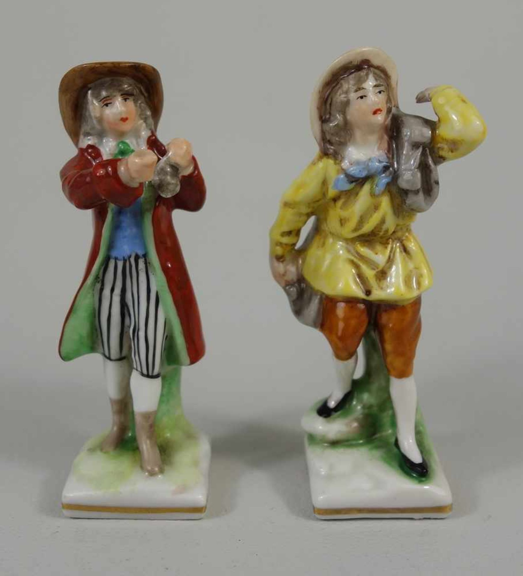 2 Porzellanfiguren, Marktleute im Stil des Rokokos, Volkstedt, Rudolstadt, unterglasurblaues,