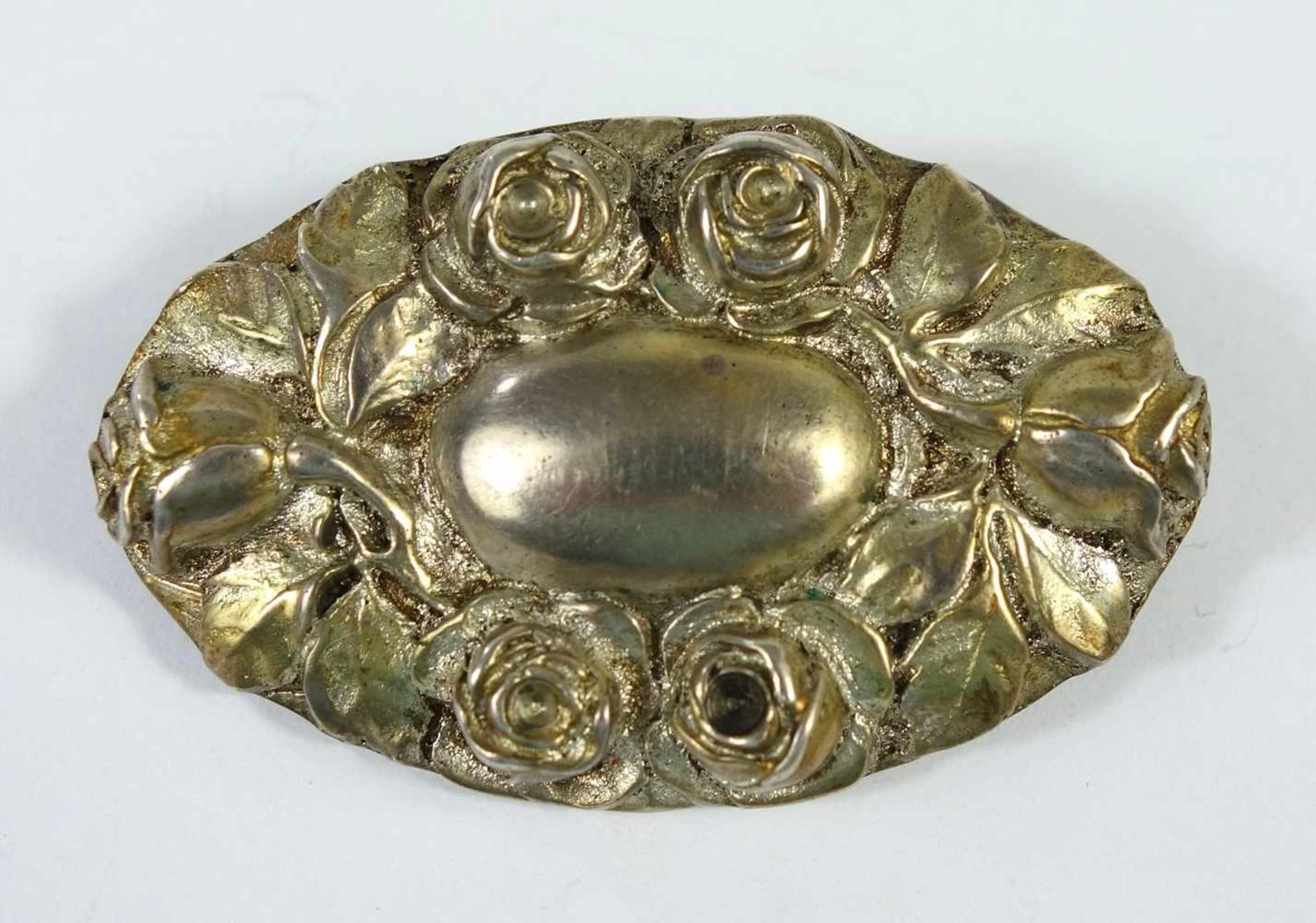 Brosche mit Rosenblüten, 800er Silber, Gew.17,82g, oval, plastisches Rosenblütenrelief, LH 48,5mm*