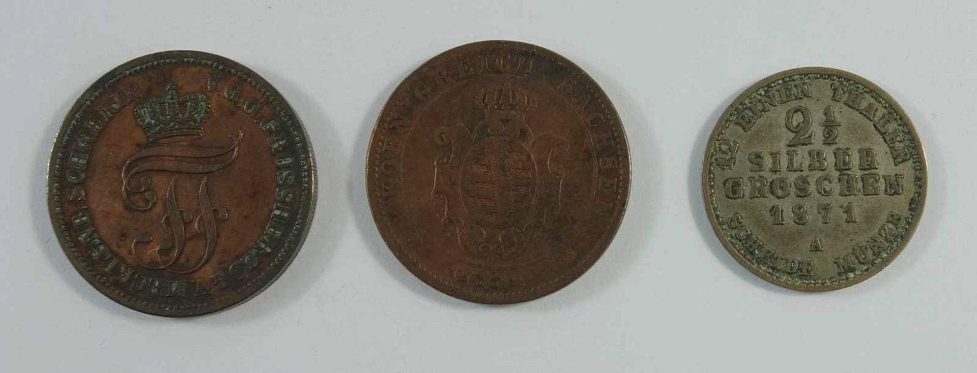 3 Kleinmünzen, 5 Pf. Meckl. Schwerin 1872, B; 3 Pf. Königreich Sachsen 1862; 2 1/2 Silbergroschen - Bild 2 aus 2