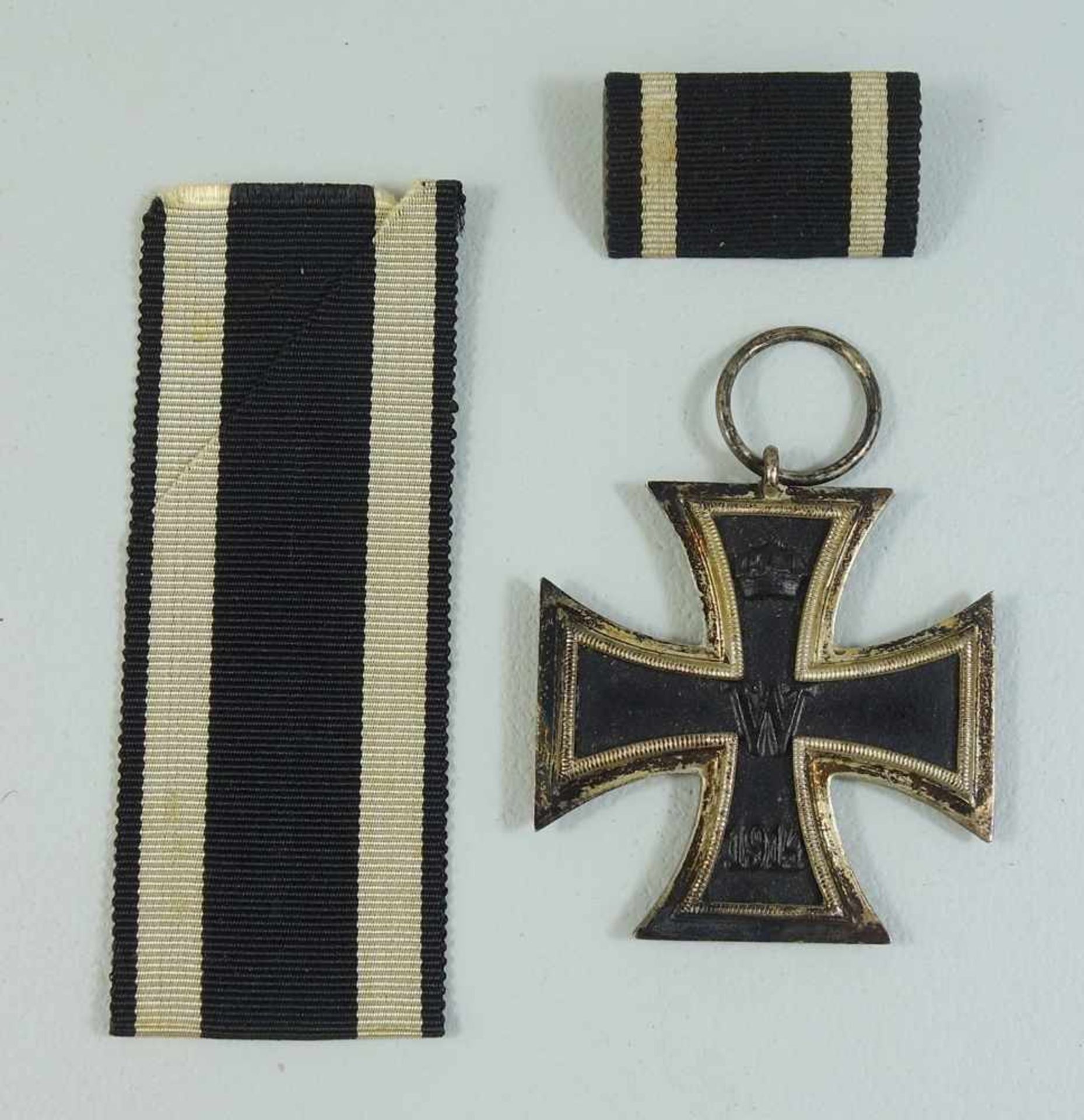 Eisernes Kreuz 2. Klasse mit Kämpferband und Feldspange- - -18.00 % buyer's premium on the hammer