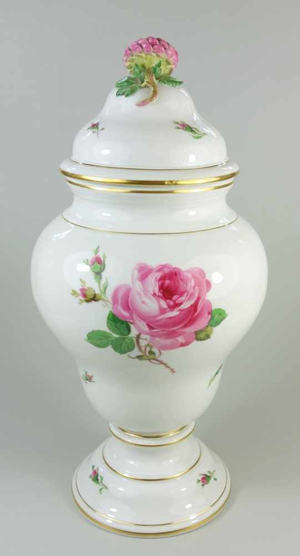 Deckelvase, Rote Rose, Meissen, Knaufzeit, 1815-1924, I.Wahl, Originaletikett "Modell", montiert, - Bild 2 aus 4