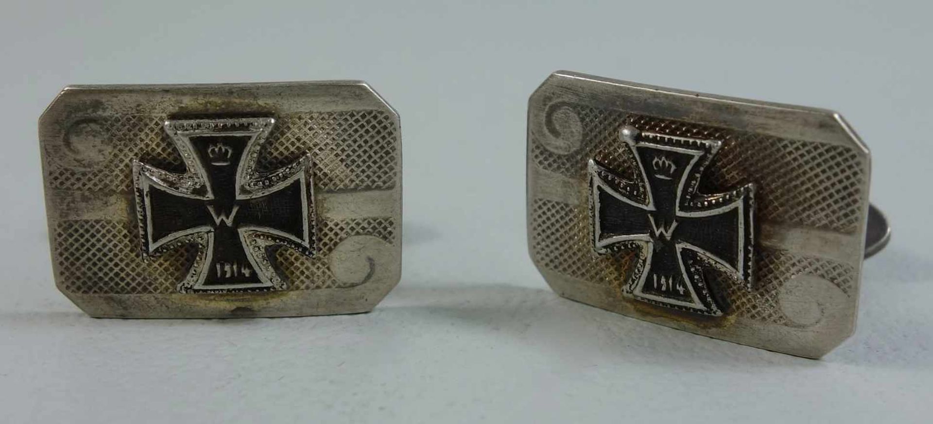 Manschettenknöpfe mit Eisernem Kreuz, 900er Silber, aufgelegtes Eisernes Kreuz, Fläche 5*20mm- - -