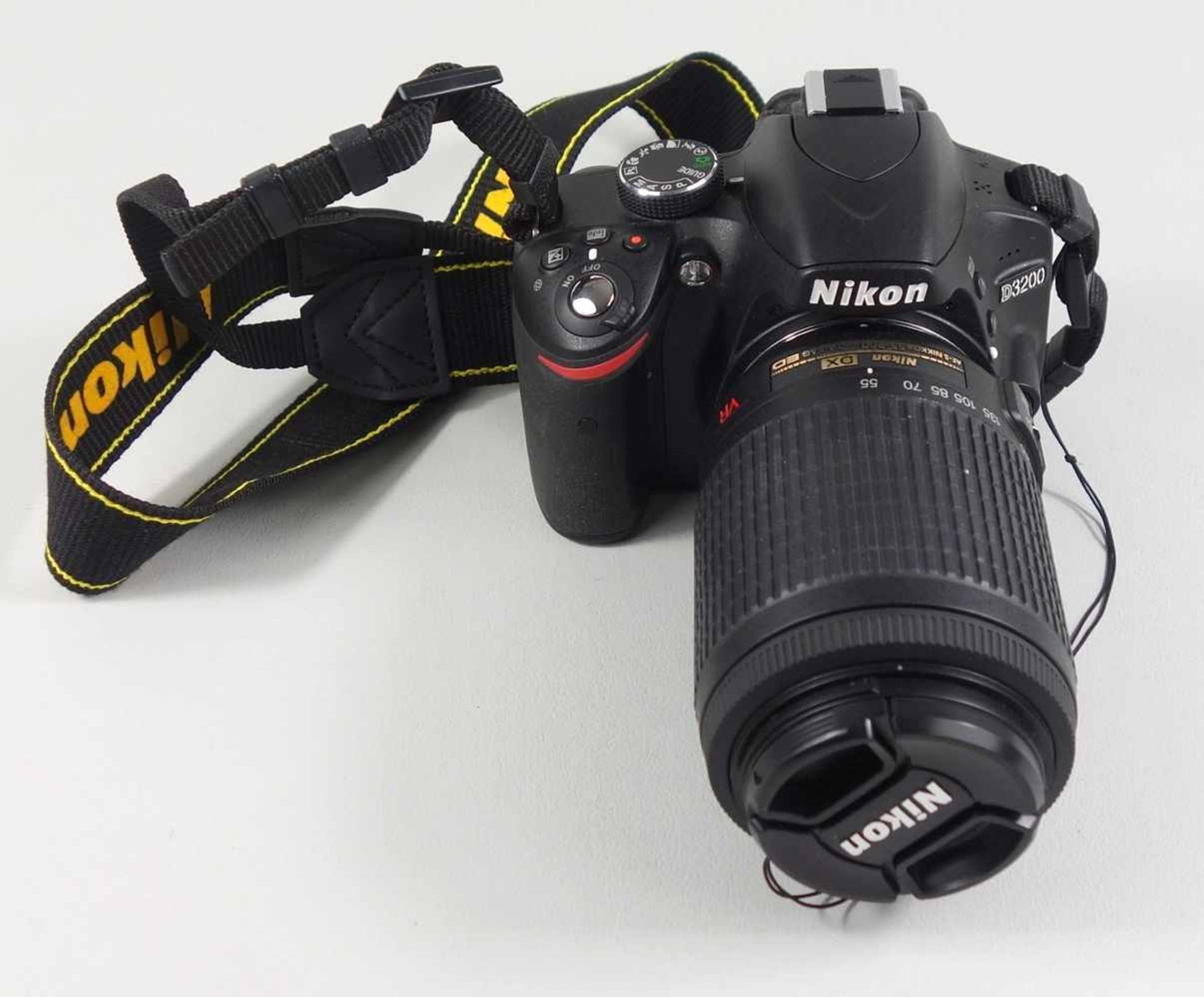 Nikon D3200 SLR-Digitalkamera mit Nikon AF-S DX Zoom-Nikkor Zoomobjektiv 55-200mm f/4-5,6G ED,