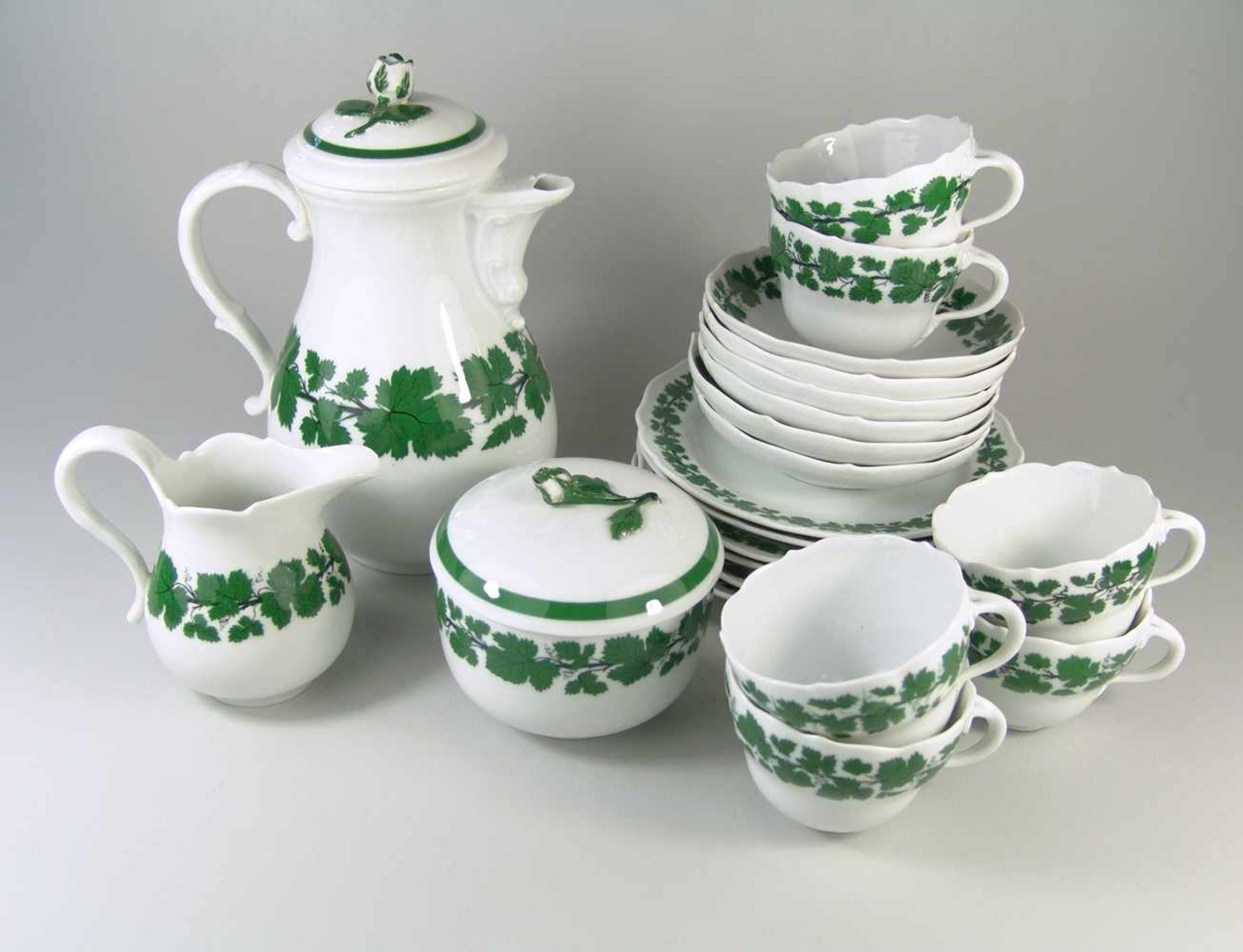 21-tlg. Kaffeeservice für 6 P., Weinlaub, Meissen, Knaufzeit, I.Wahl, ca.1815-1924; 6