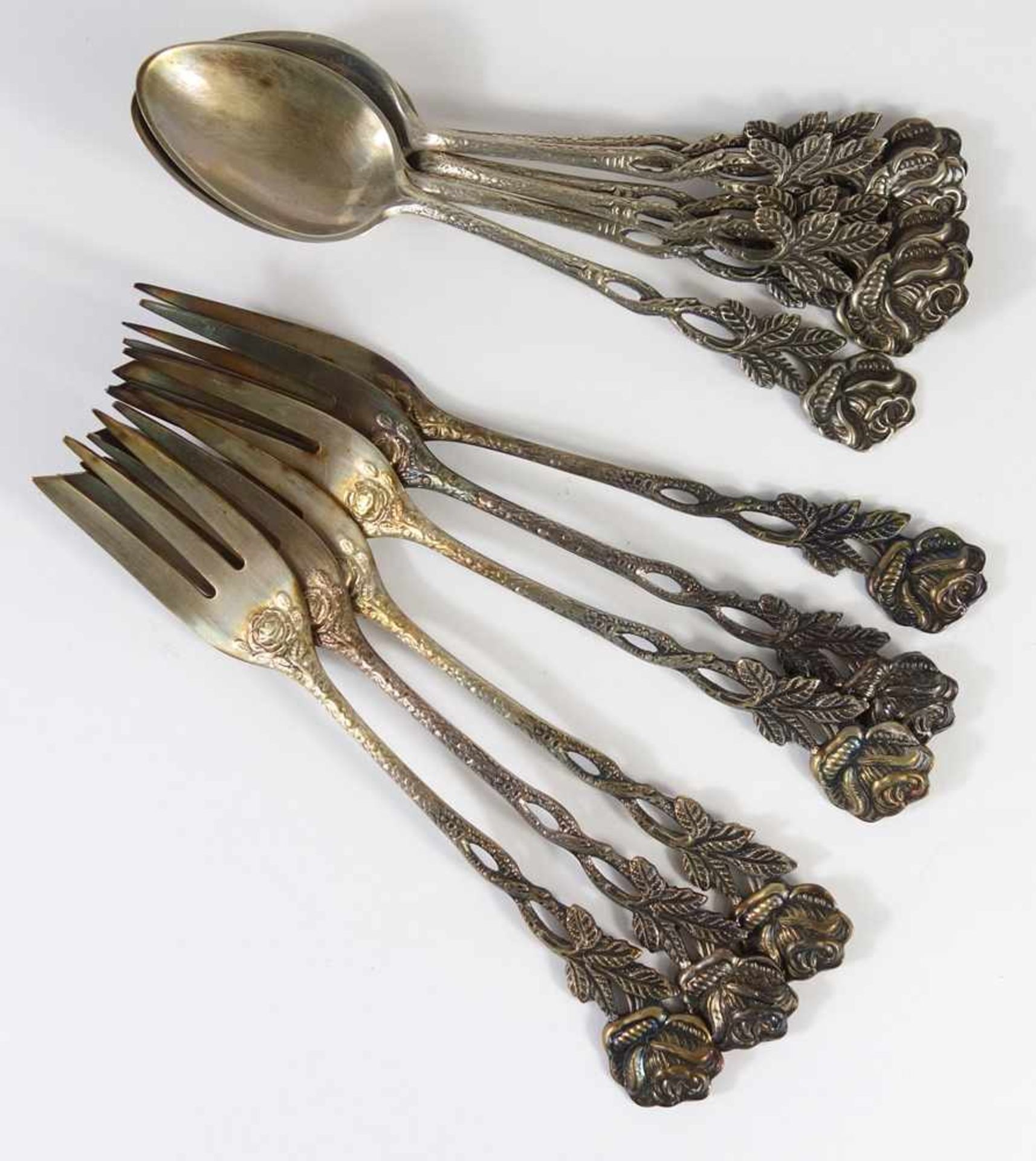 6 Löffel und 6 Kuchengabeln, 800er Silber, Dekor Hildesheimer Rose, L.12,5 und 13,2cm, Gew.180g,