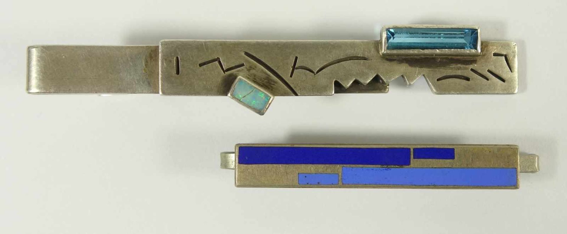 2 Krawattennadeln, 1* modern, 925er Silber, Gew.11,17g, mit blauem Stein und kleinem Opal (