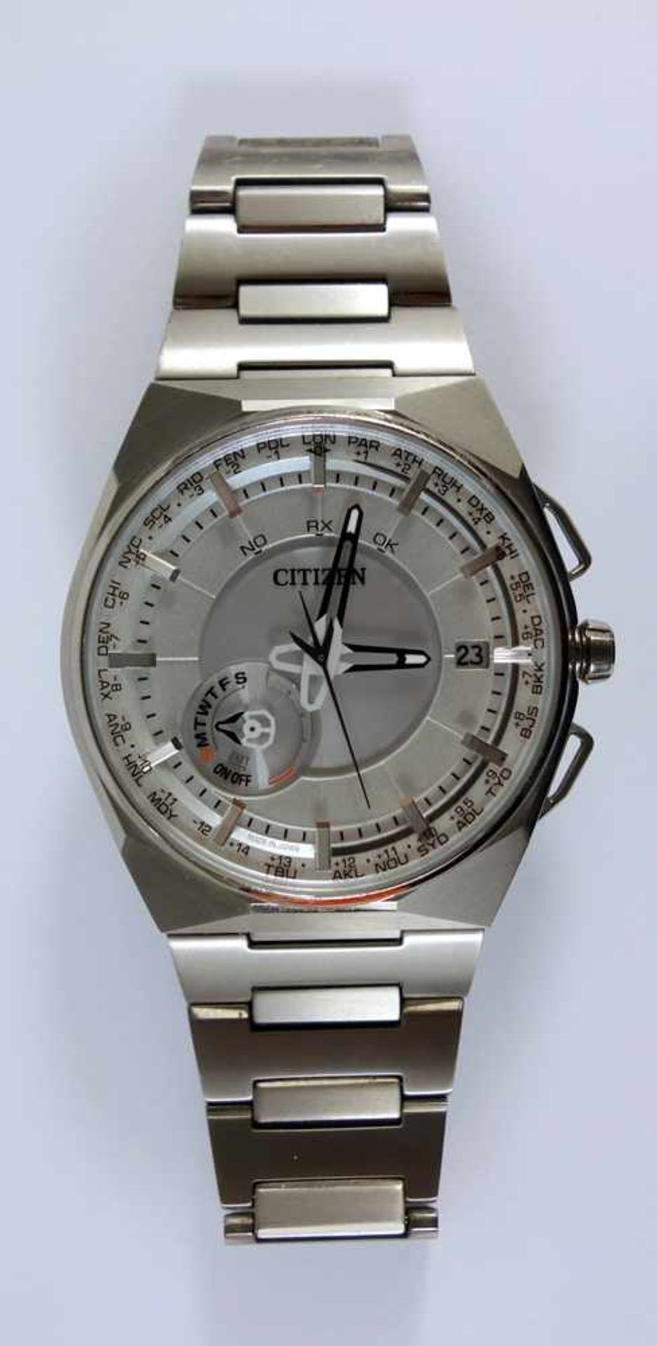 Herrenarmbanduhr Citizen Wave Satellite, Cal.F100, satellitengesteuertes Quarzuhrwerk mit ECO