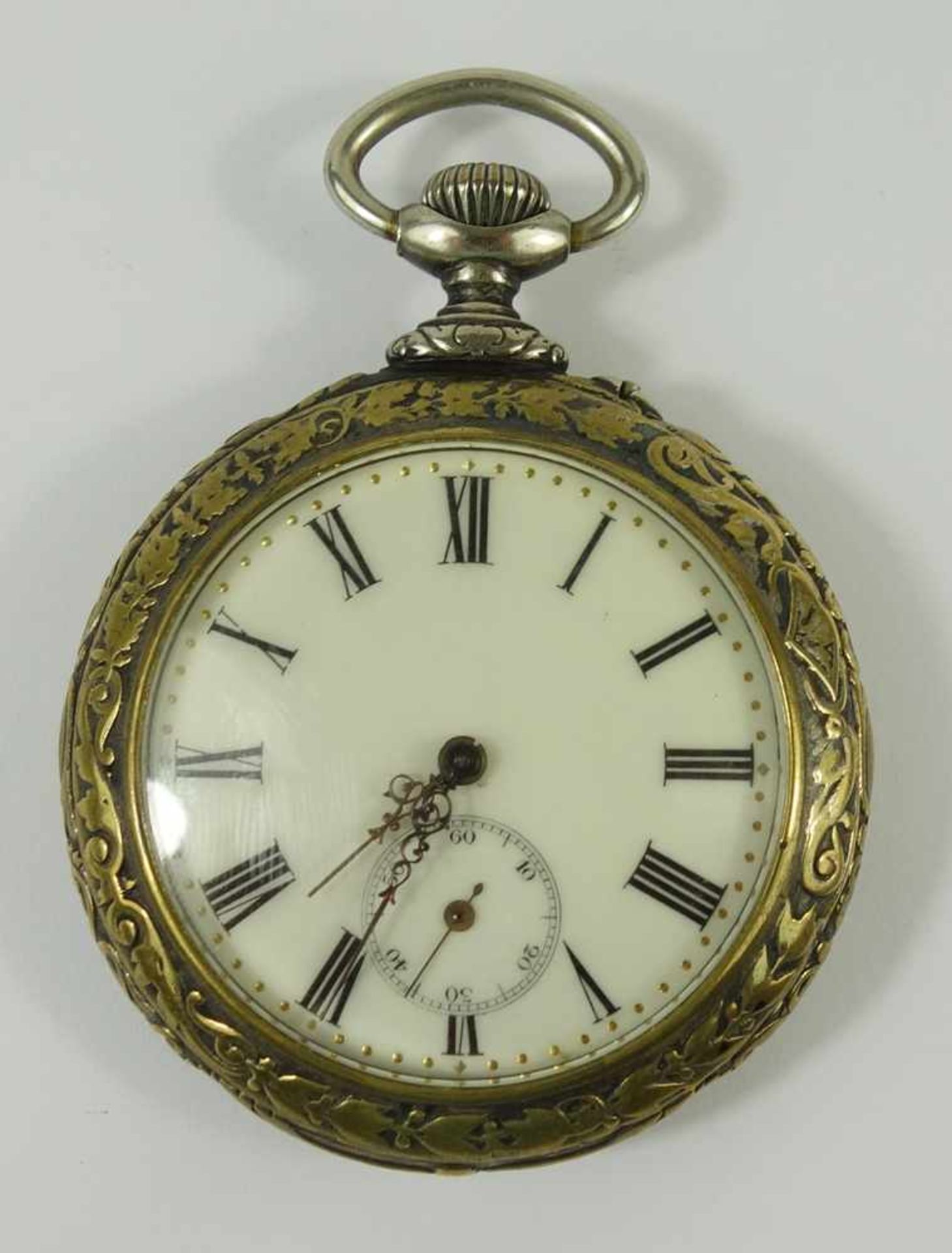 Taschenuhr mit Jugendstilporträt, um 1900, Messinggehäuse mit rückseitigem Frauenbildnis im