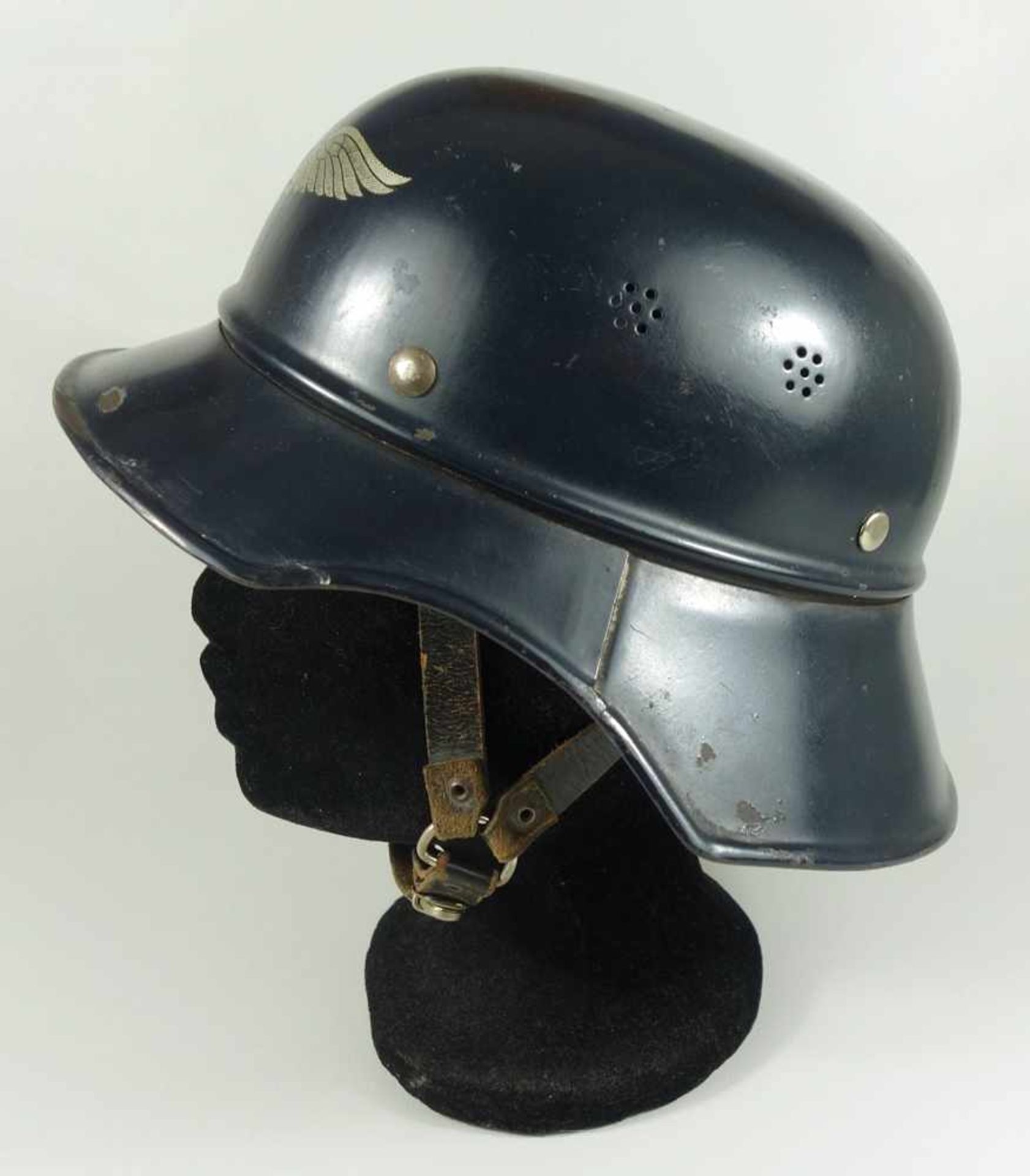 Reichsluftschutzbund - Stahlhelm, WK II, sogenannter "Gladiator Helm", blaugraue Lackierung, mit - Image 3 of 4