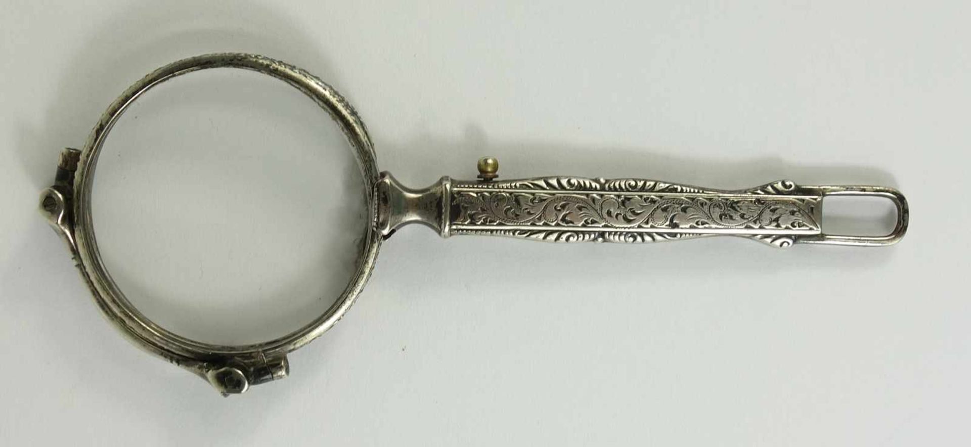 Spring- Lorgnette, 935er Silber, Art Déco, um 1920, floral verzierter Griff, 1 Brillenglas etwas - Image 2 of 2