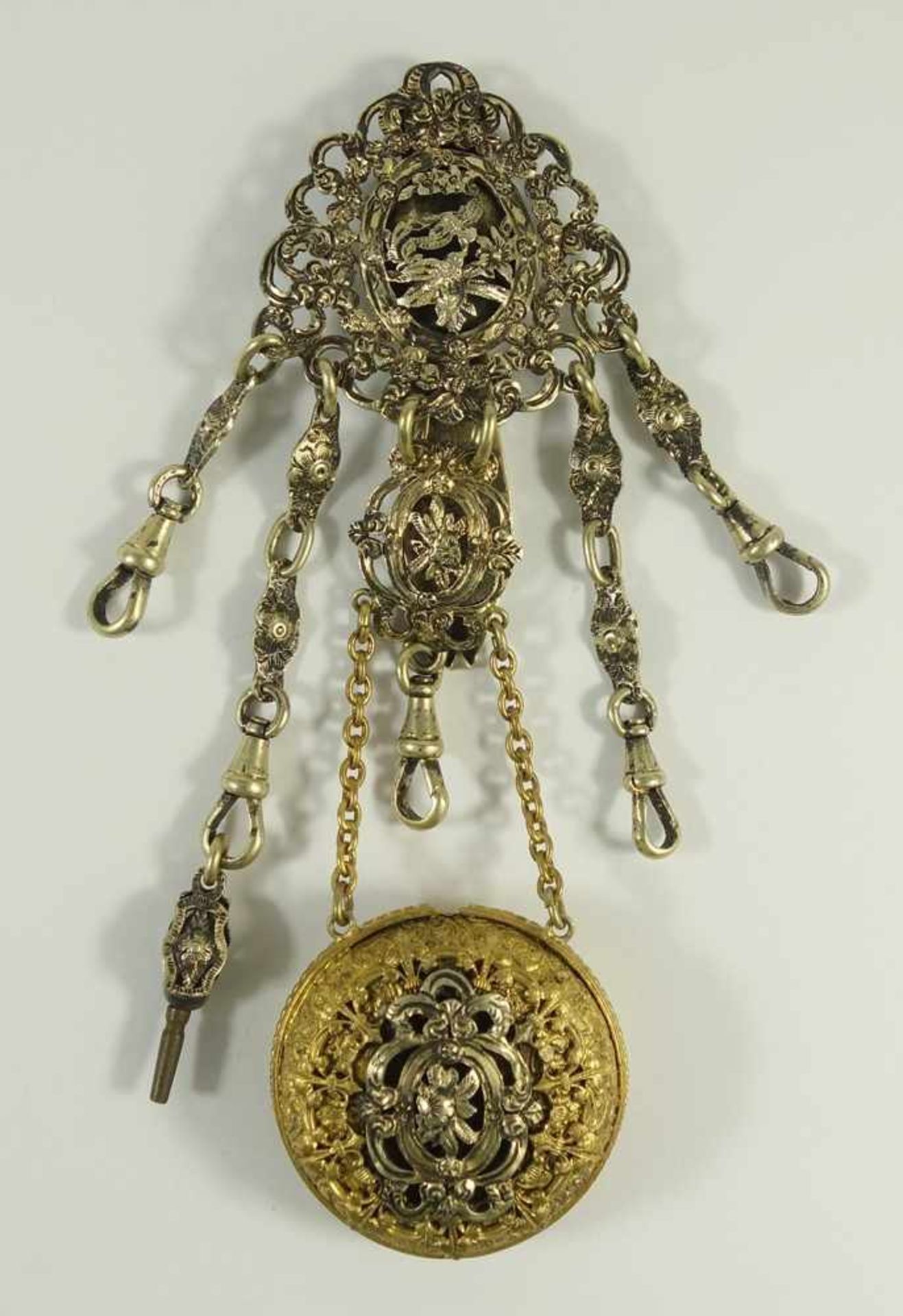 Chatelaine, Silber, 2.Hälfte 18.Jh., Gew.61,98g, floral verzierte Platte mit hinterem Haken, daran