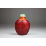 Snuff Bottle, China, Glas, Xiong-Huang Immitierung, H.: 6,1 cm, guter Zustand.