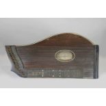 Zither, 20. Jh., Engelbert Wittstadt, Musikinstrumentemacher Würzburg, Holz beschädigt, Maße: 59 x