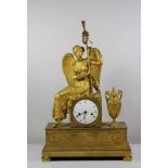 Französische Empire-Pendule mit einer sitzende Figur der Göttin Viktoria, Anfang des 19 Jh.,