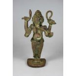 Bronzefigur, Südostasien, Gottheit Ganesha mit 4 Händen und Elefantenkopf, H.: ca 16,8 cm.