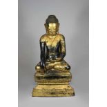 Buddhafigur, Thailand 20. Jh., Holz, Teil des Kopfschmuckes verlustig, H.: 62 cm, Sockel mit