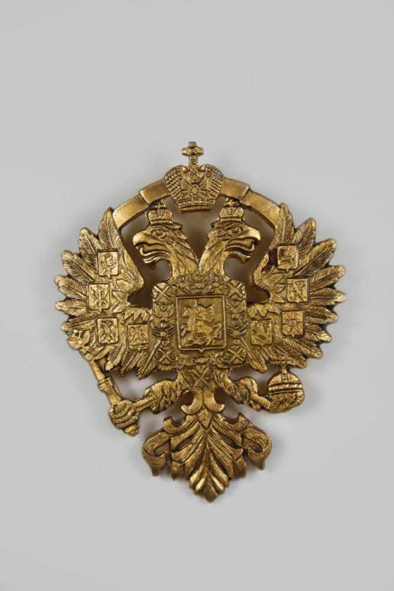 Ansteckabzeichen, mit russischem Doppeladler, Maße: 7 x 6 cm.