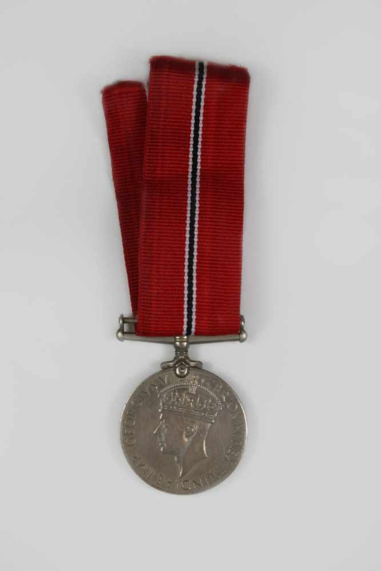 Britische Kriegsauszeichnung, War Medal 1939-1945, Kupfer versilbert, Inschrift: Avers: GEORGIVS