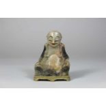 Buddha, China um 1900(?), Steinschnitzerei, Gesicht aufgemalt, Oberkörper gerissen, H.: 8 cm