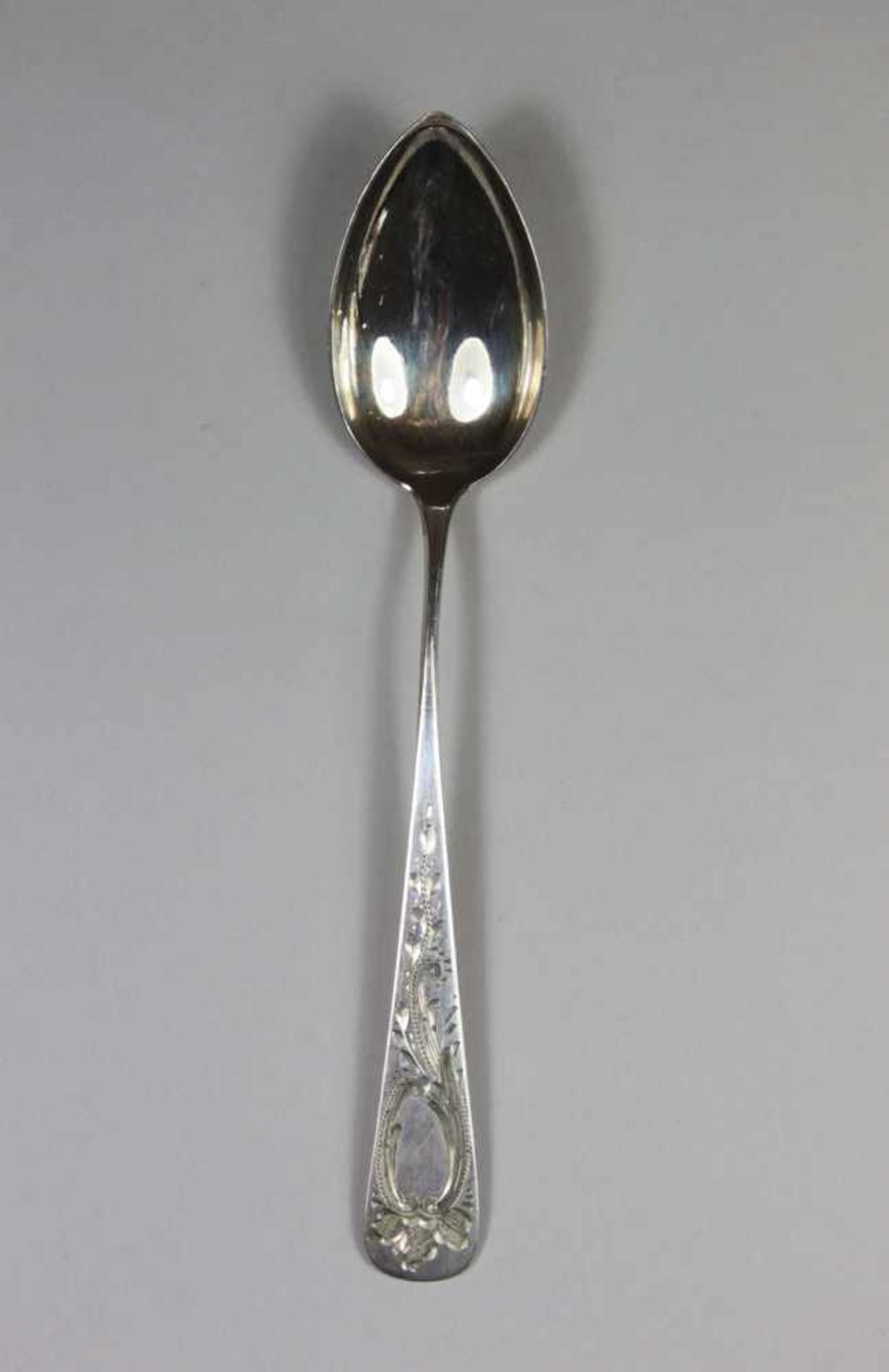 Sechs Kaffeelöffel, Silber 800 Halbmond Krone, W. Ramm, Ziergravur, 50,8g, L.: 13 cm. - Bild 2 aus 3