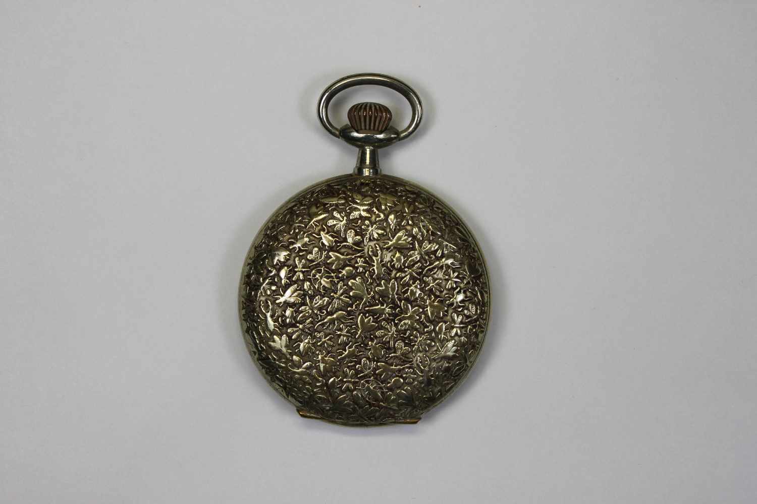 Taschenuhr, Silber, 19. Jh., Gehäuse mit Käfern geschmückt, Durchm.: 5 cm., Funktion ungeprüft. - Image 2 of 3