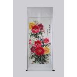 Paar Rollbilder, China, Malerein, handbemalte Pflaumenblüten im Schnee und Pfingst-Rosen, während