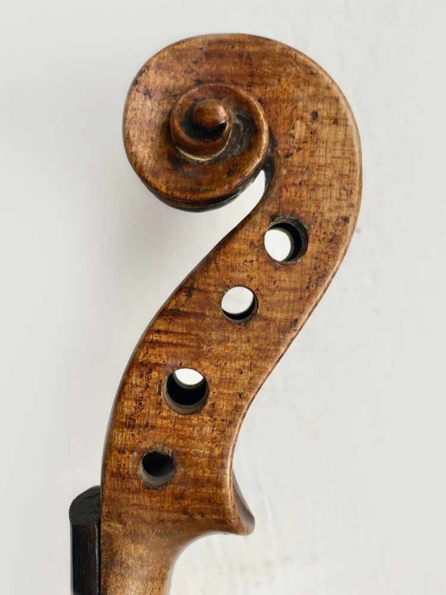 1/2 Violine, Italien, 18. Jh., reparaturbedürftig, L.:43 cm, unbespannt. - Bild 3 aus 3