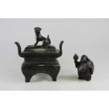 Konvoult, China 20. Jh., Bronze, 1 x kleines Räuchergefäß mit Handhaben und Deckel, Knauf als Fo-