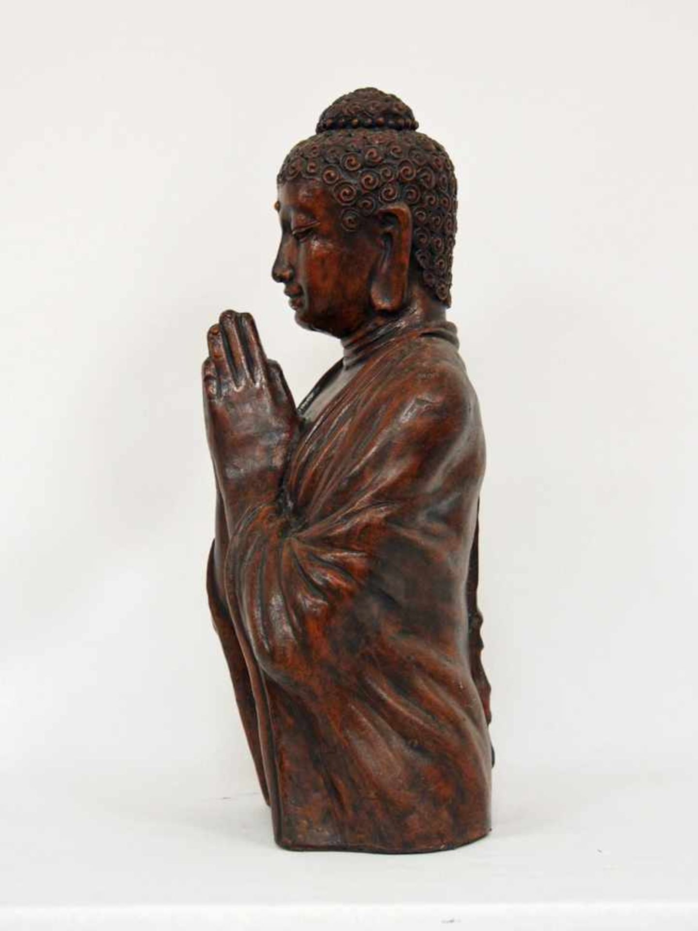 Buddha-BüsteTerrakotta, braun lasiert, Thailand 19. / 20. Jahrhundert, Höhe 65 cm - Image 2 of 2