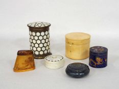 Konvolut DeckeldosenSchnupftabakdose, Elfenbein, Cloisonné und andere Materialien, China/Europa