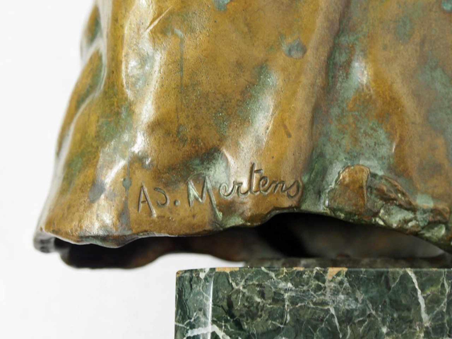 MERTENS, Adolphetätig 19./20. Jh.Sterbender SenecaBronze, signiert, Höhe 38 cm (mit Steinsockel) - Bild 2 aus 2