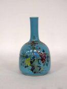 VasePorzellan mit farbiger Blumen- und Vogelmalerei, Gedicht, bodenseitig Siegelstempel Quianlong,