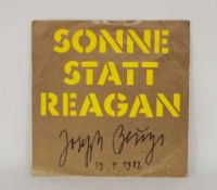 BEUYS, Joseph1921-1986Sonne statt ReaganSingle, 18 x 18 cm** ) Bei einem Zuschlag über 400 €
