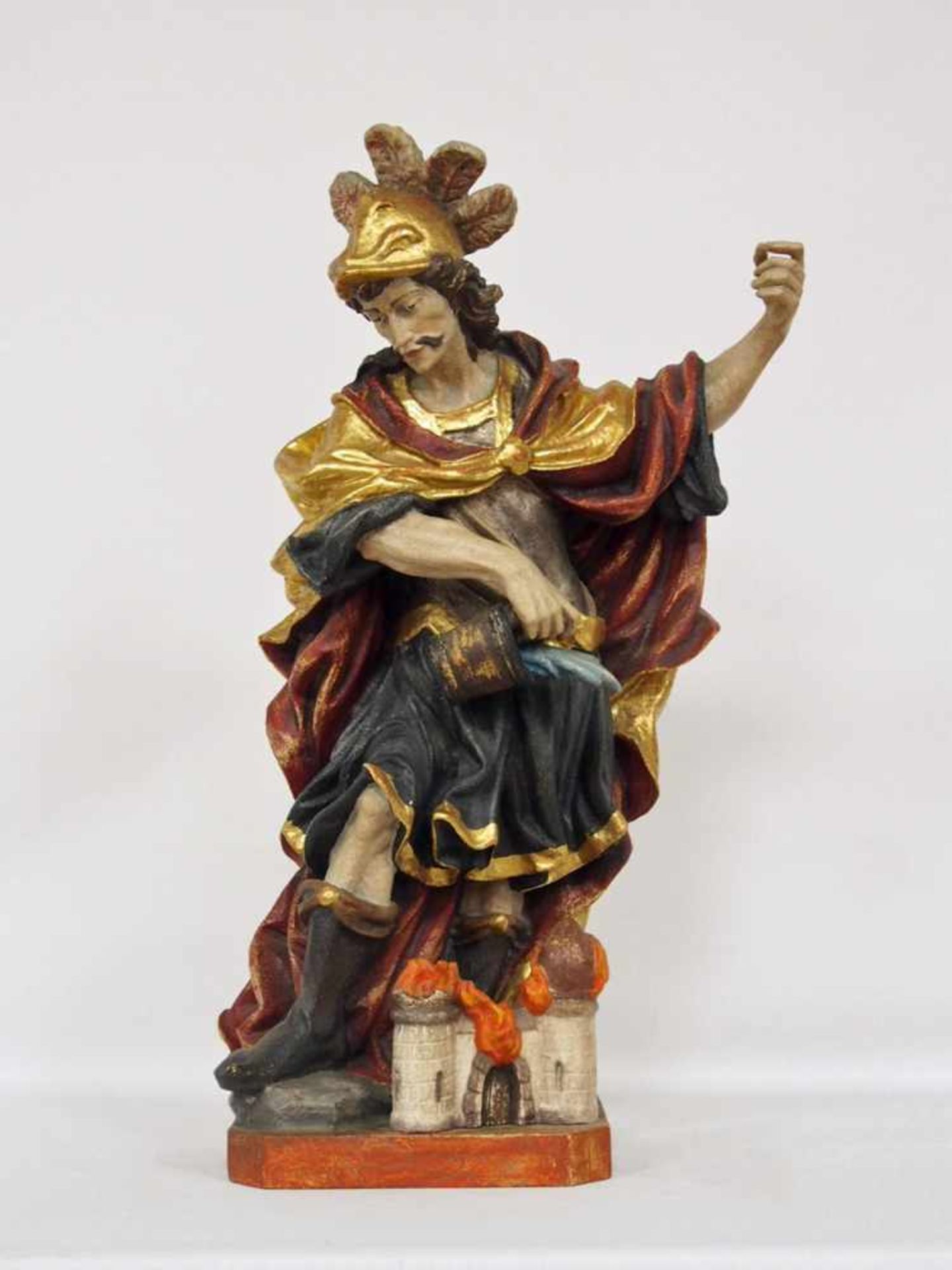 Heiliger FlorianHolz, vollrund geschnitzt, farbig gefasst, versilbert und vergoldet, Alpenländisch