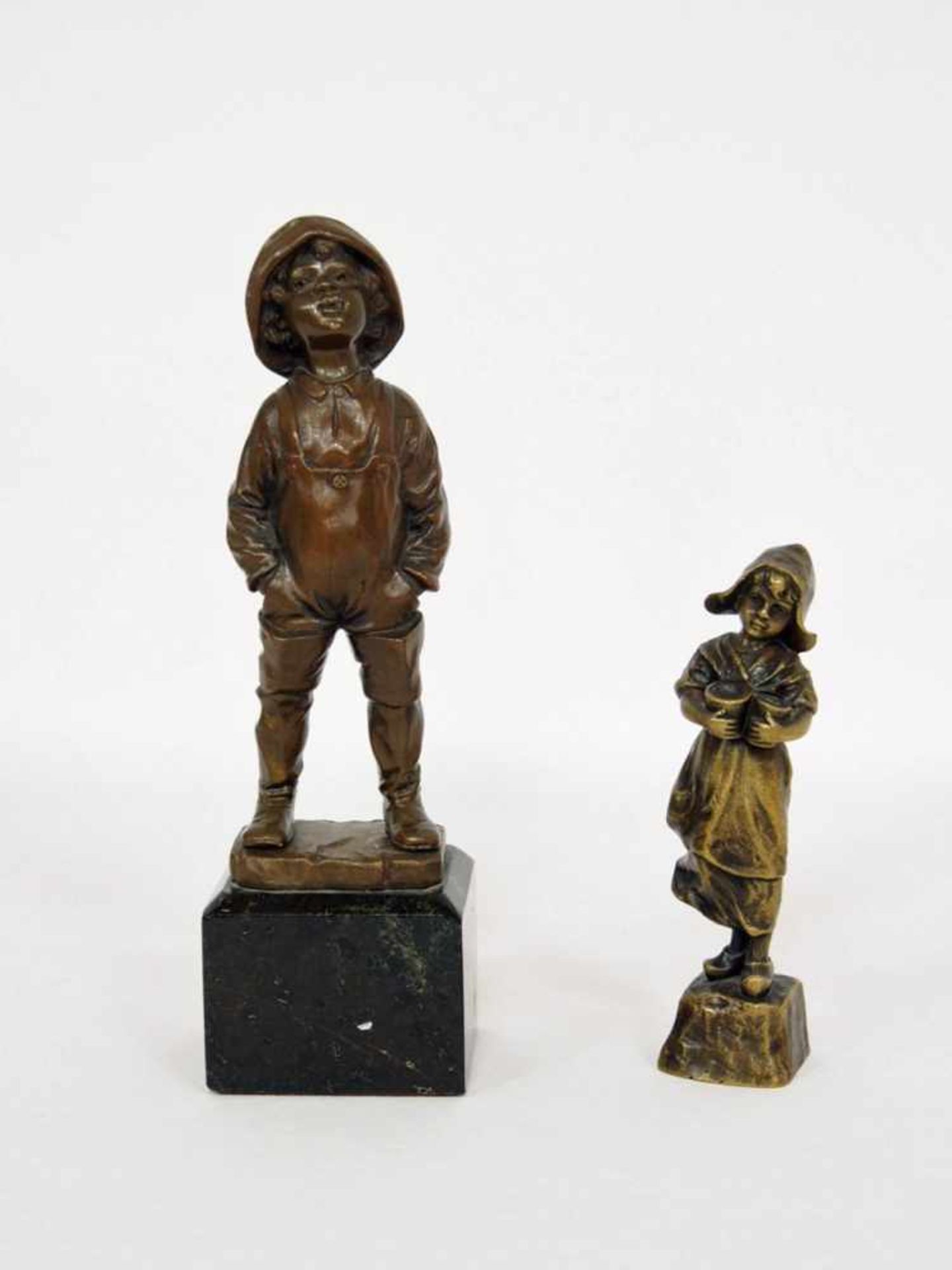 SCHMIDT-FELLING, Julius1835 - 1920FischeerjungeBronze, braun patiniert, signiert auf der Plinthe,