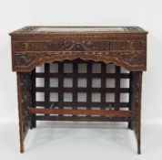 Chinesischer Tisch mit Schublademit Drachenmotiven, Holz, geschnitzt, um 1850, 62 x 68 x 47 cm