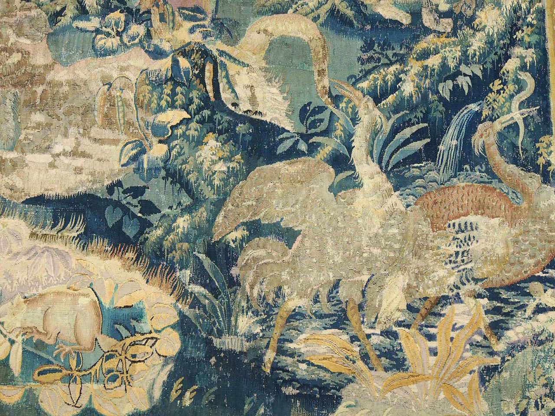 Tapisserie Wildgarten mit Jäger, Flämisch, um 1600, 203 x 150 cm, Zustand D - Bild 2 aus 2