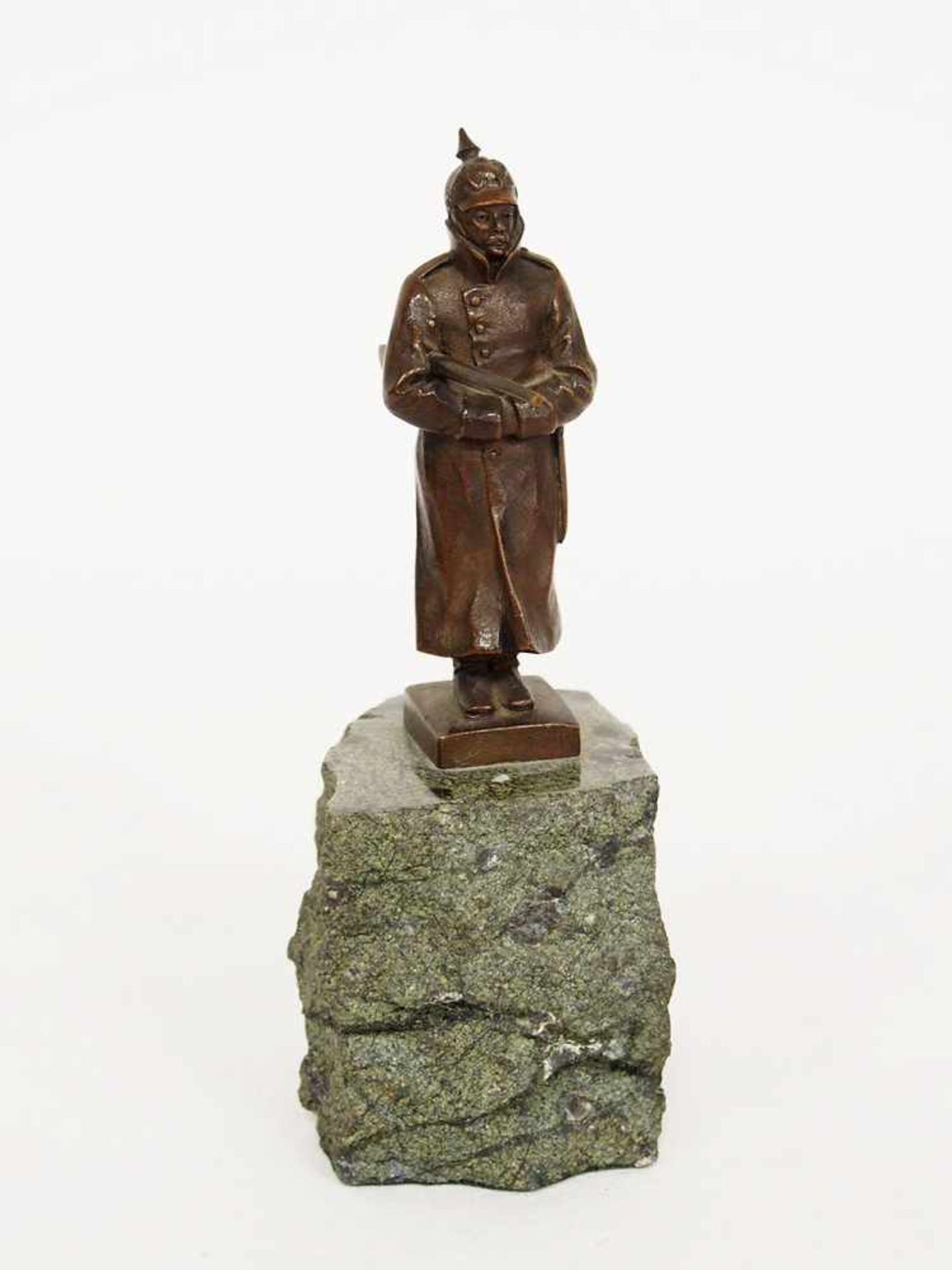 SCHMIDT-FELLING, Julius Paul1835-1920Preußischer WachsoldatBronze, signiert auf der Plinthe, Höhe 16