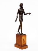 BECKER, Philipp1893-1964Schreitender FrauenaktBronze, signiert auf der Plinthe, Höhe 30 cm (ohne