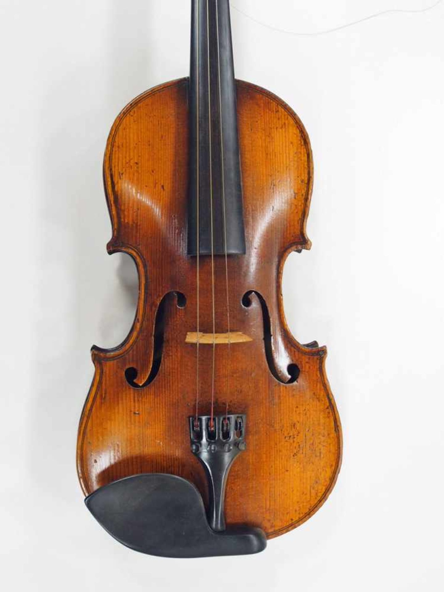 Violine, Süddeutsch / Oberitalien 18. JahrhundertFichte (Decke), Ahorn (Zargen und der - Bild 2 aus 6