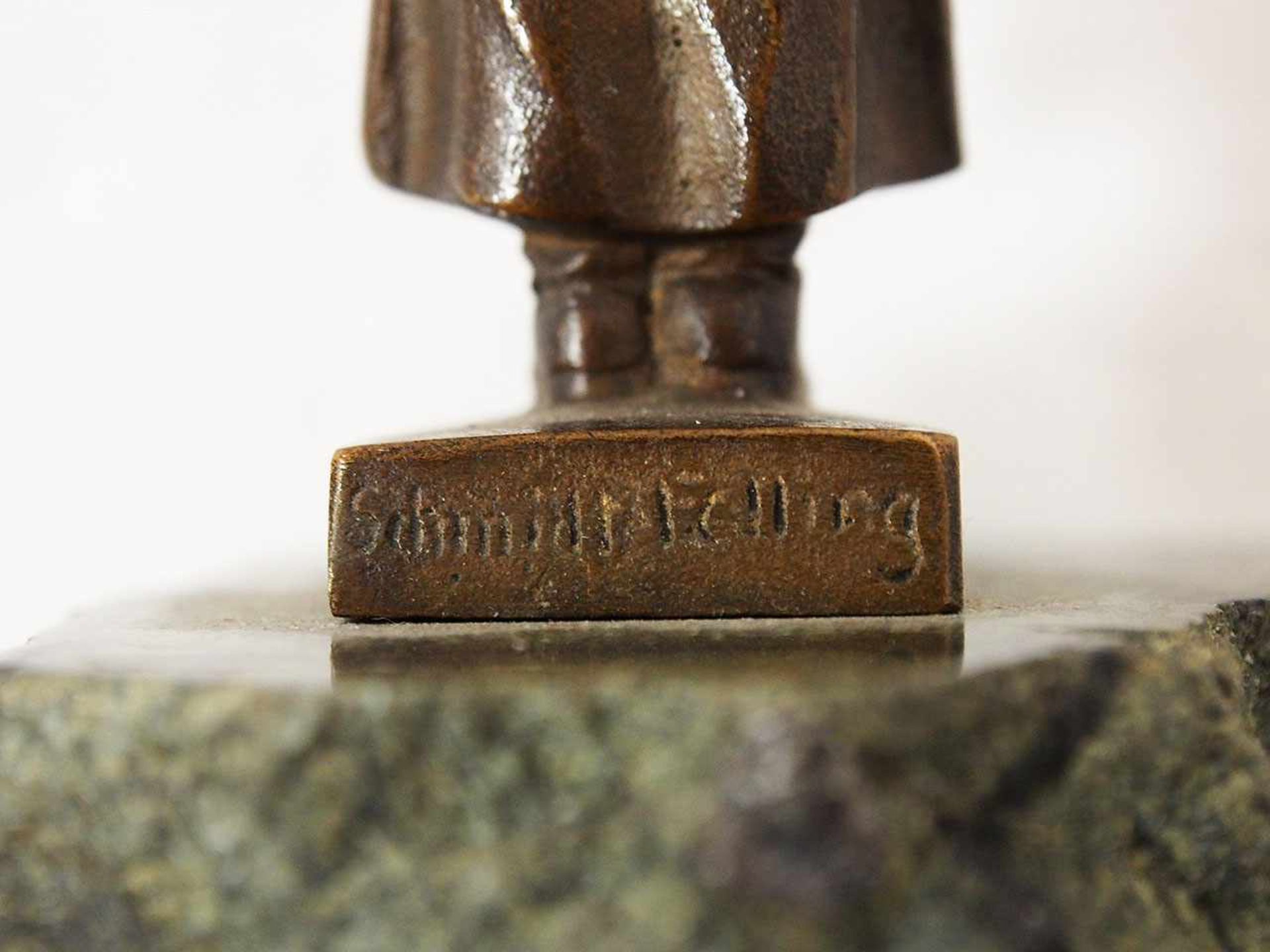 SCHMIDT-FELLING, Julius Paul1835-1920Preußischer WachsoldatBronze, signiert auf der Plinthe, Höhe 16 - Bild 2 aus 2