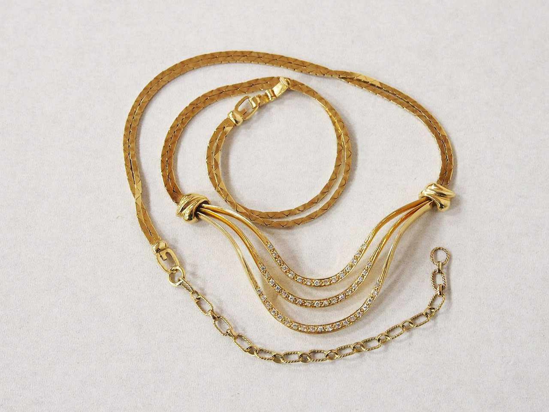 Collier585er Gelbgold, gemarkt Grossé, 51 Brillanten, insgesamt ca. 1 ct, Gewicht 35 g