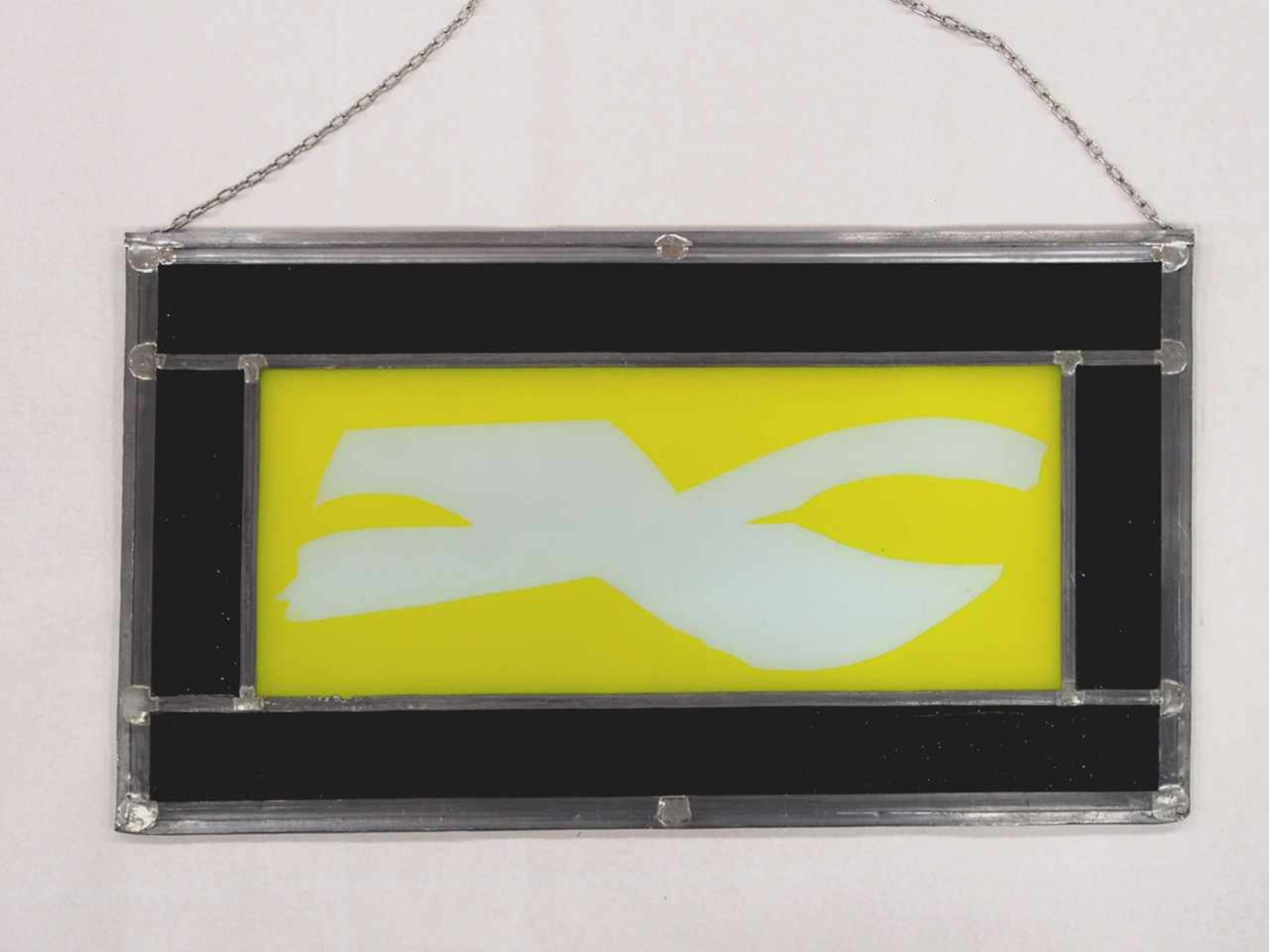 MEISTERMANN, Georg1911-1990Schwinge (Weißer Vogel auf Gelb)Glasbild, 1970, monogrammiert unten