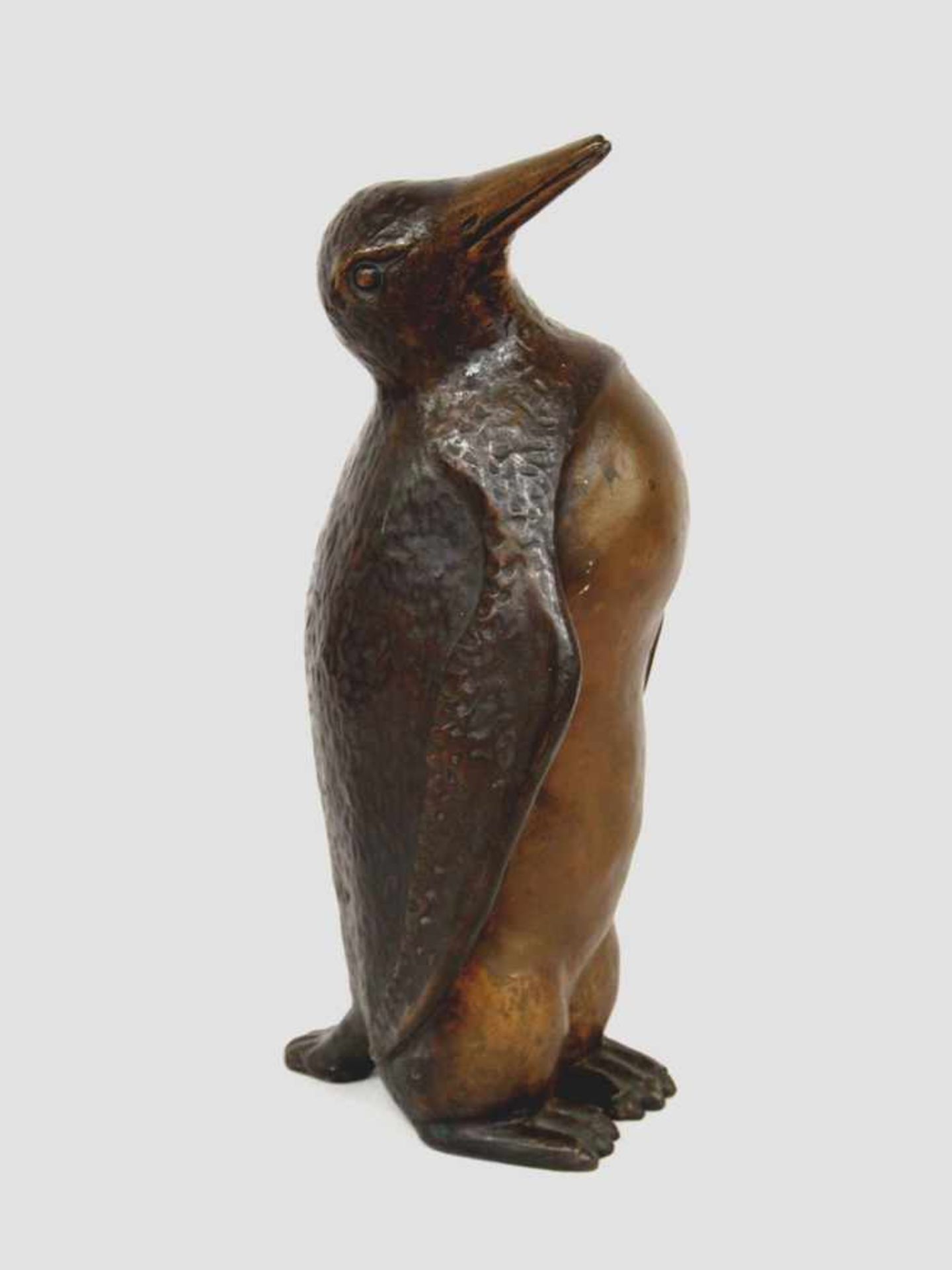 DOBBERKAU, Heide*1929PinguinBronze, monogrammiert und datiert 1965, Höhe 38 cm**) 2 % für VG Bild