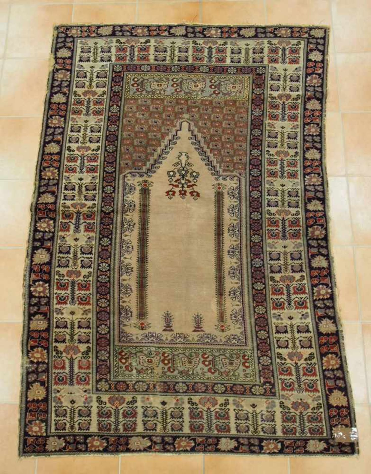 Gebetsteppich Anatolien, um 1900, 190 x 126 cm, Zustand C- - -25.00 % buyer's premium on the