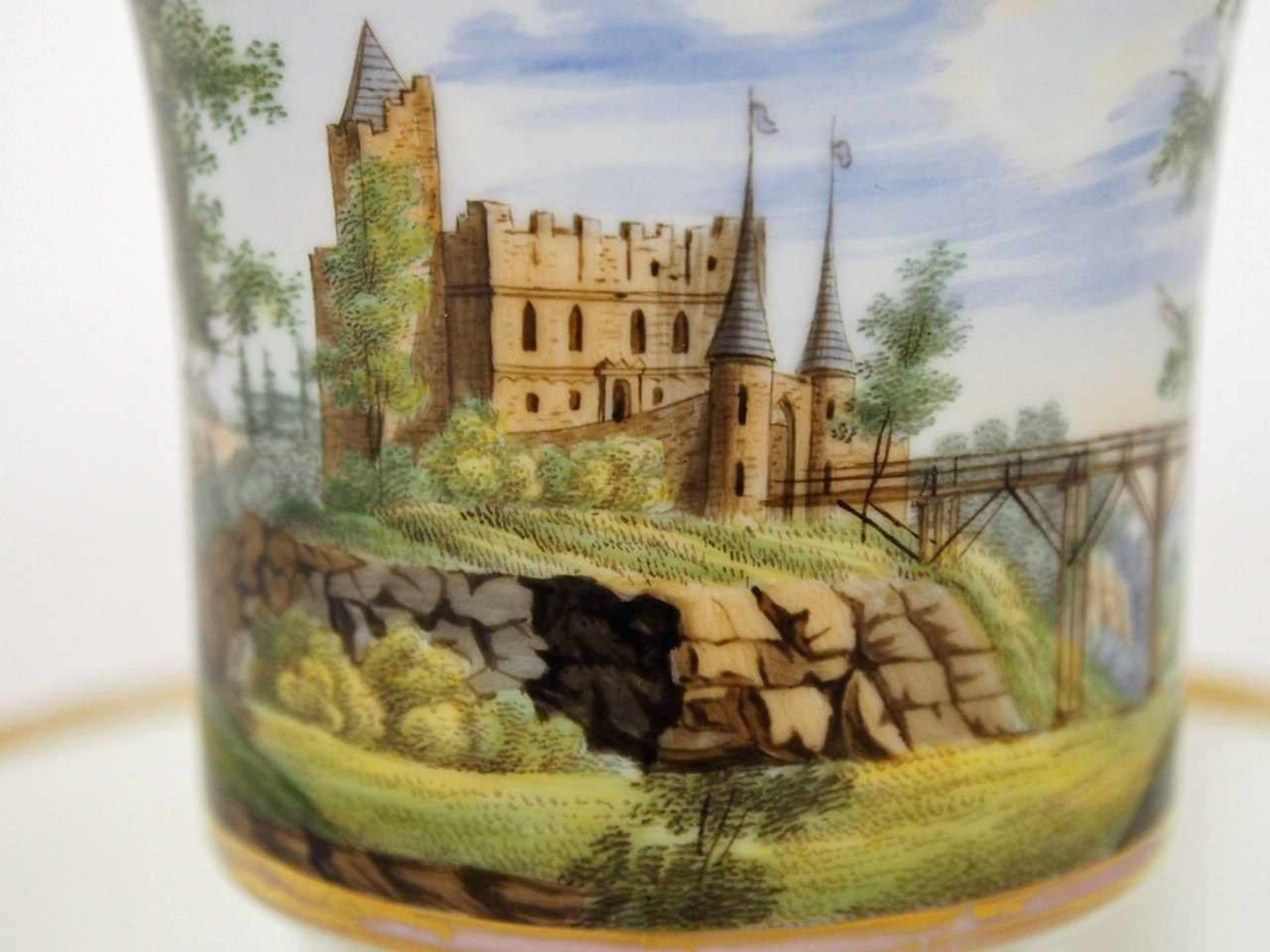 Sammeltasse mit Schloss FürstensteinPorzellan, bemalt, KPM Berlin 19. Jahrhundert, Höhe Tasse 12 - Bild 3 aus 3