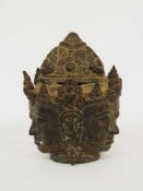 Dreigesichtiger BuddhakopfThailand 18./19. Jh., Bronze, Hohlguss, Höhe 25 cm- - -25.00 % buyer's