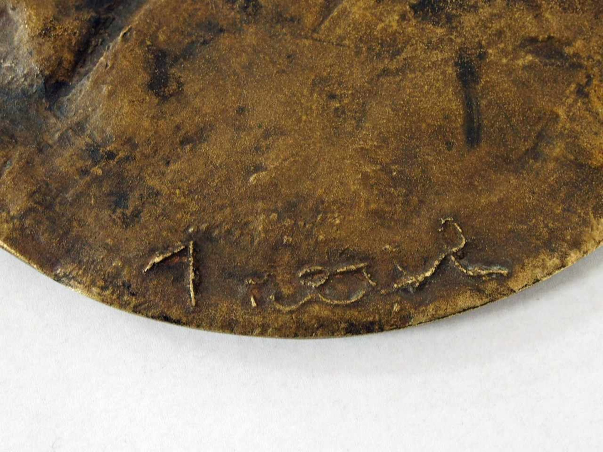 Vertreibung aus dem ParadiesPlakette, Bronze, verso undeutlich signiert, Durchmesser 24 cm- - -25.00 - Image 2 of 2